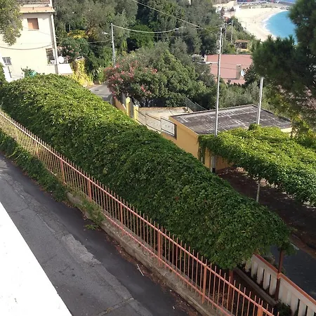 Отель Miramare Берджеджи